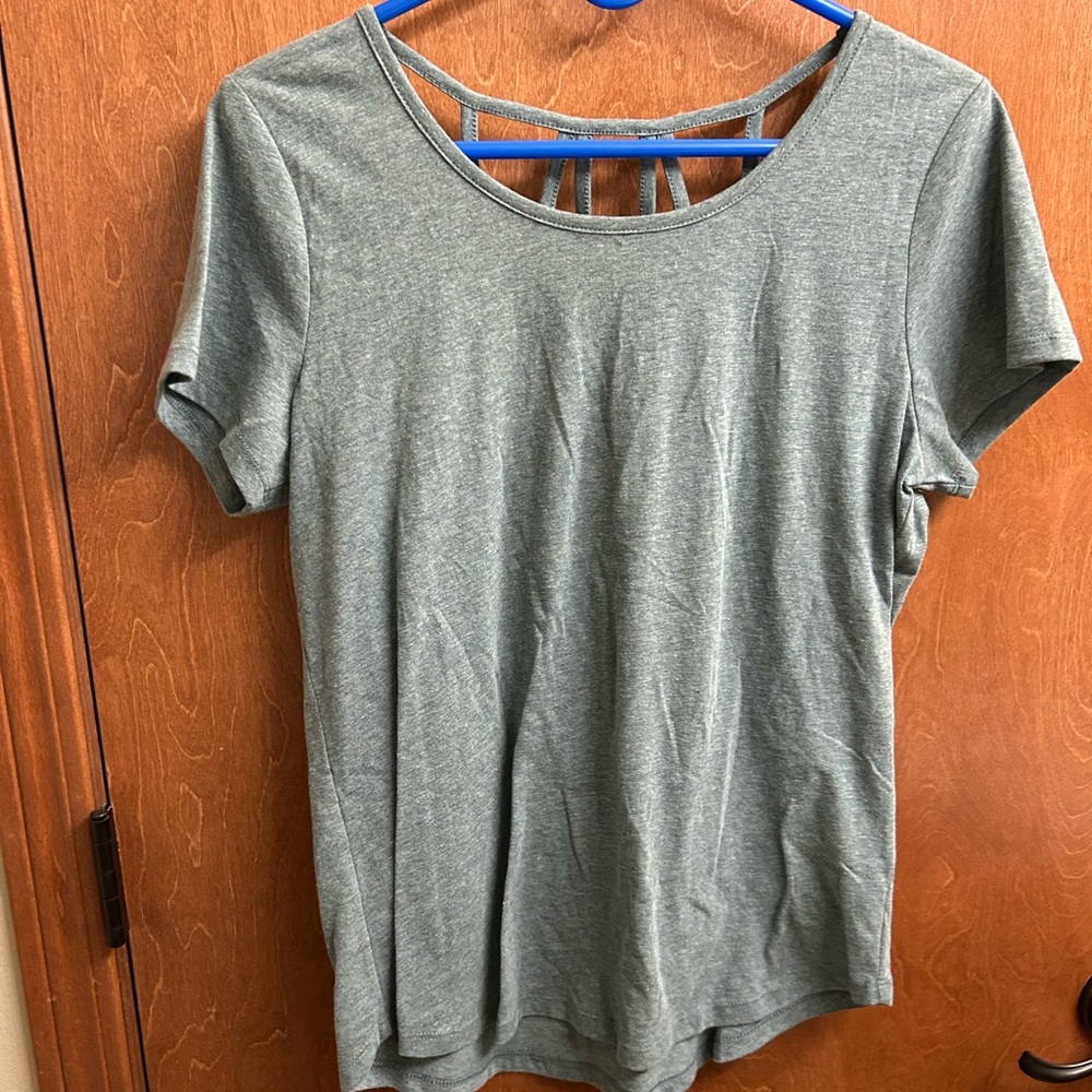 Women's Gray Short Sleeve Top